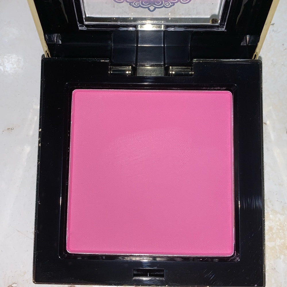 Pretty Vulgar Blush